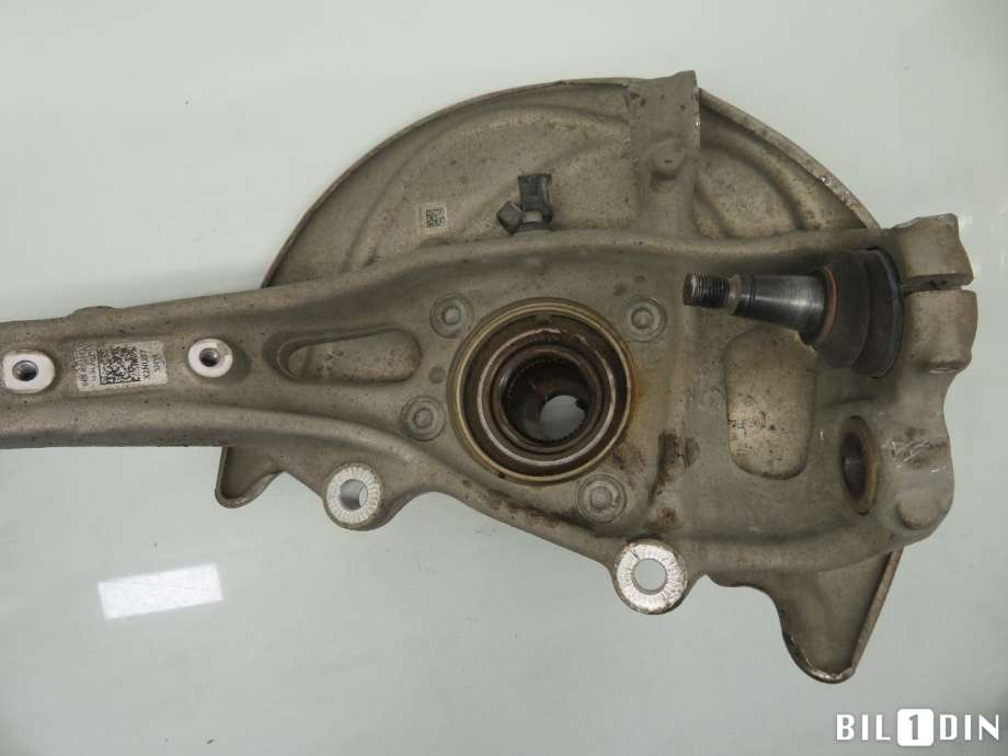 Hjulspindel venstre foran til Audi A4, Allroad 2016-->> (Type II) (B9) (B9) (AUDI|8W0407253F|)
