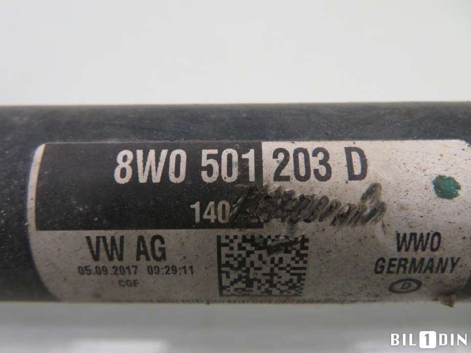 Drivaksel venstre bak til Audi A4, Allroad 2016-->> (Type II) (B9) (B9) (AUDI|8W0501203D|)