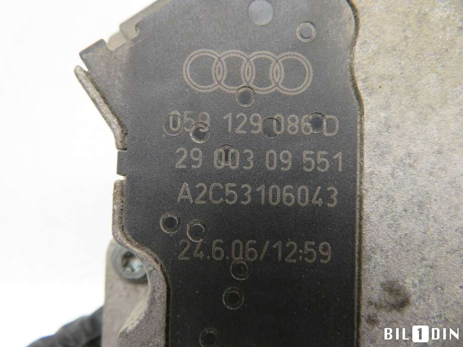 Diverse deler til Audi A8 2003-2010 (Type II)  (AUDI|059129086M||059129086D)