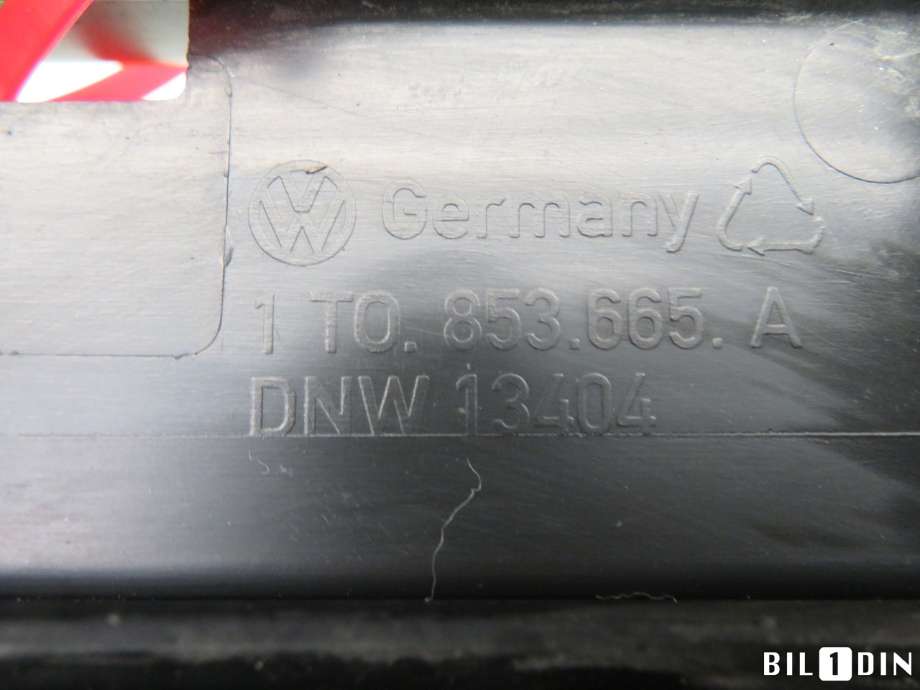 Grill venstre til VW Caddy 2004-2010 (Type III, Fase 1)  (VOLKSWAGEN|1T0853665A|)