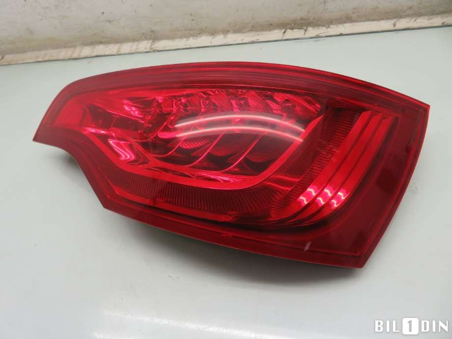 Baklykt høyre til Audi Q7 2010-2015 (Type I, Fase 2)  (AUDI|4L0945094F|)