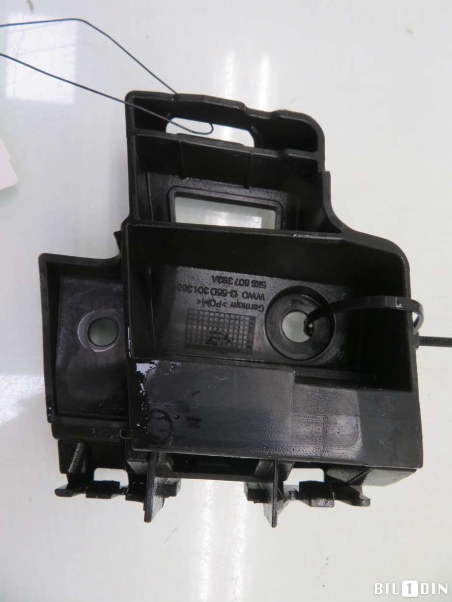 Diverse deler til VW Golf VI 2008-2012  (VOLKSWAGEN|5K6807393A|)