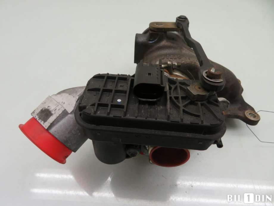Turbo til VW Passat 2015-2019 (Fase 1) (B8) (B8) (VOLKSWAGEN|04E145722K|)
