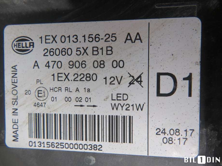 Frontlykt venstre halogen til Mercedes X-Klasse 2017-2020  (MERCEDES|A4708221000|)