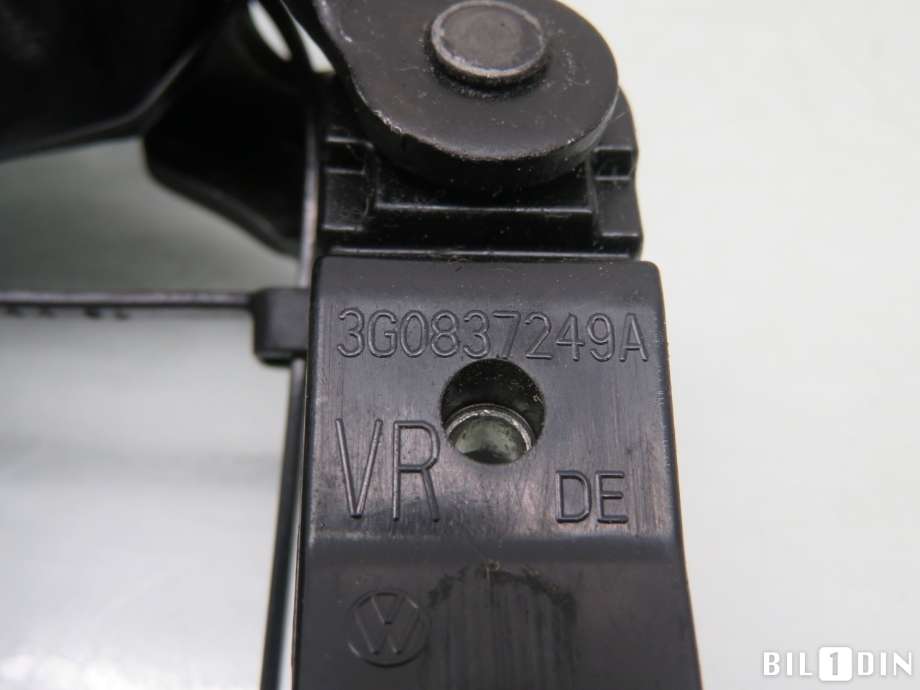Dørstopper til VW Passat 2015-2019 (Fase 1) (B8) (B8) (VOLKSWAGEN|3G5839249A|)