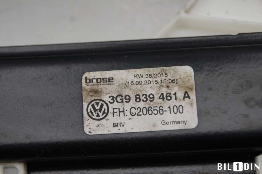 Ruteheis til VW Passat 2015-2019 (Fase 1) (B8) (B8) (VOLKSWAGEN|3G9839461B|)