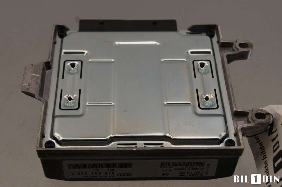 Bilstereo forsterker til Audi TT 2006-2014 (Type II)  (AUDI|8J0035223F|)
