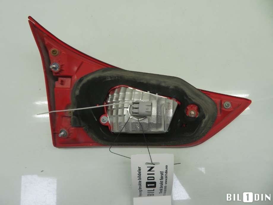 Baklykt høyre indre til Toyota Auris 2013-2015 (Type II, Fase 1)  (TOYOTA|8158102500|)