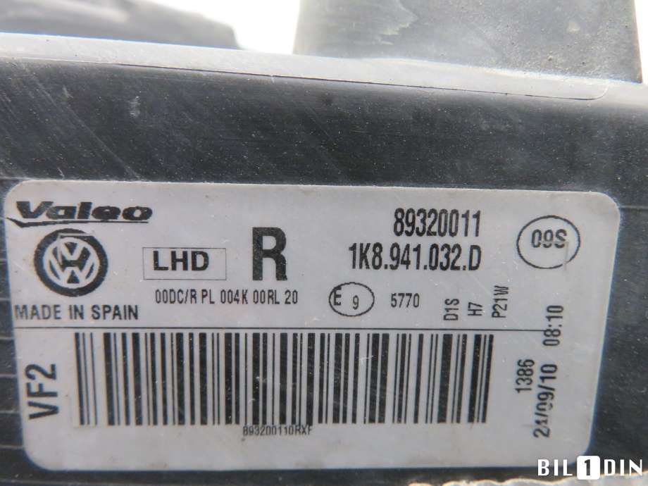 Frontlykt høyre xenon til VW Scirocco 2008-2013  (VOLKSWAGEN|1K8941754F|)