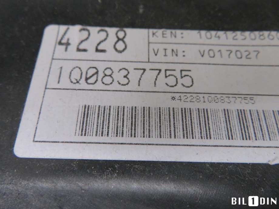 Diverse deler til VW Scirocco 2008-2013 (VOLKSWAGEN|1Q0837755|)