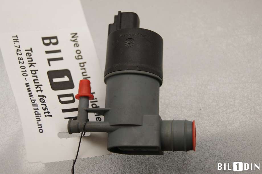 Spylerpumpe foran til Toyota Yaris 2014-2020 (Type III, Fase 2)  (TOYOTA|853300D121||853300D120)