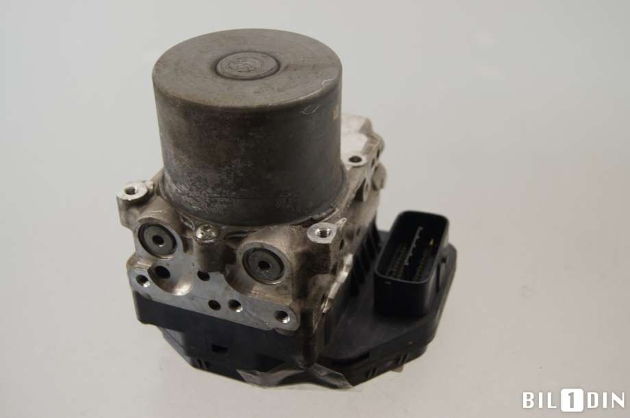 ABS sentral til Toyota RAV4 2013-2015 (Type IV, Fase 1)  (TOYOTA|8954142582|)