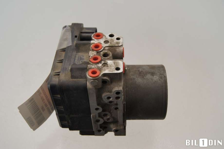 ABS sentral til Toyota RAV4 2013-2015 (Type IV, Fase 1)  (TOYOTA|8954142582|)
