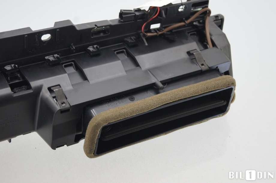Dashbord friskluftdyse til VW Passat 2015-2019 (Fase 1) (B8) (B8) (VOLKSWAGEN|3G1858416F|)