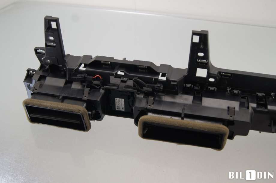 Dashbord friskluftdyse til VW Passat 2015-2019 (Fase 1) (B8) (B8) (VOLKSWAGEN|3G1858416F|)