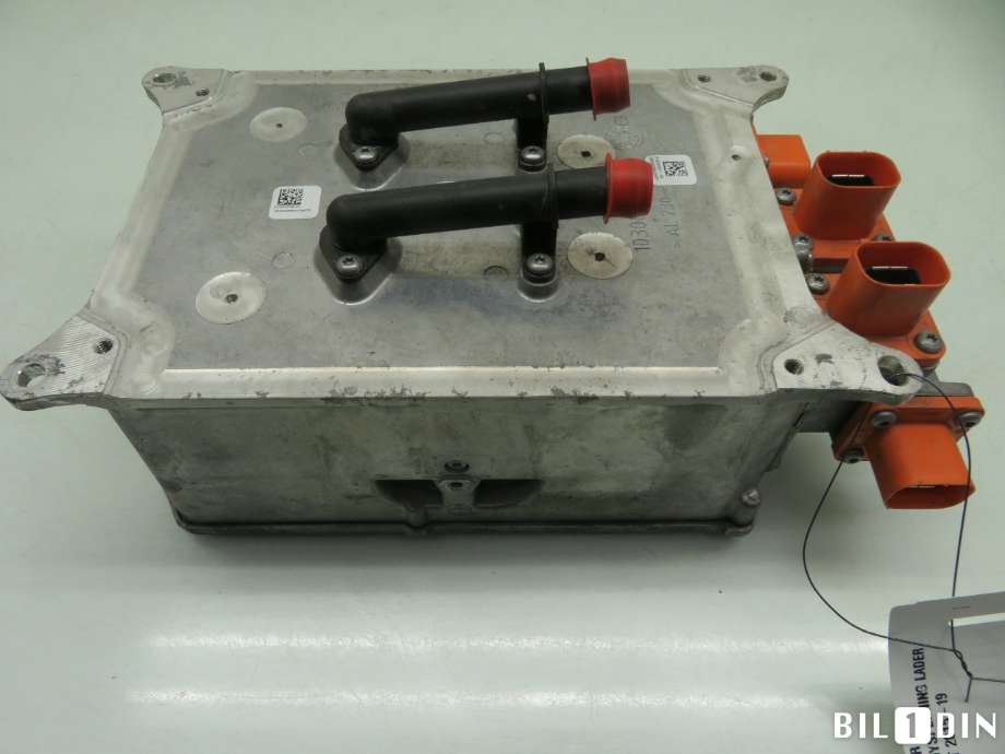 Batterilader (OBC - On Board Charger) til VW Passat 2015-2019 (Fase 1) (B8) (B8) (VOLKSWAGEN|5QE915682AR|)