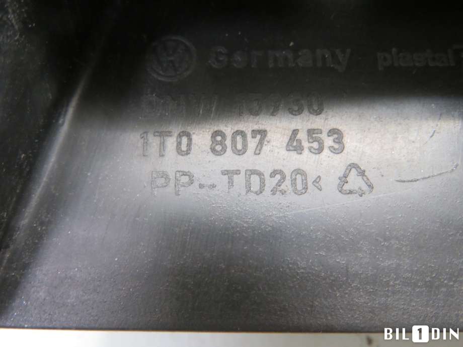 Diverse deler til VW Touran 2010-2015 (Type I, Fase 3)  (VOLKSWAGEN|1T0807453|)