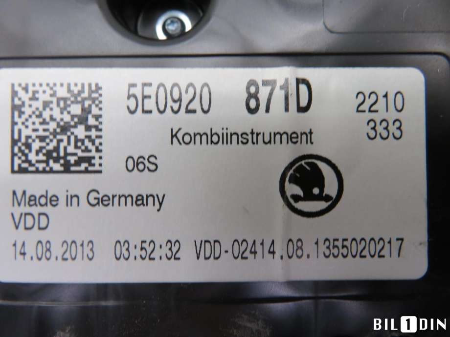 Instrumentpanel til Škoda Octavia 2013-2016 (Type III, Fase 1)  (SKODA|5E0920871D|)