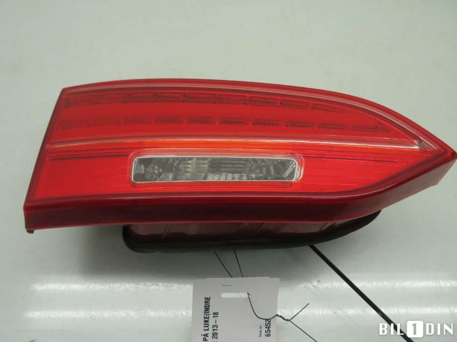 Baklykt venstre indre til Hyundai Santa Fe 2012-2020 (Type III)  (HYUNDAI|924052W135|)