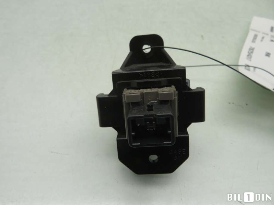 Bryter Antispinn til Subaru Forester 2008-2013 (Type III)  (SUBARU|66211FG000|)
