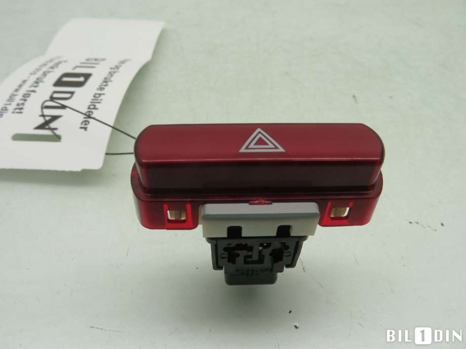Bryter nødblink til Subaru Forester 2008-2013 (Type III) (SUBARU|83037SC000|)