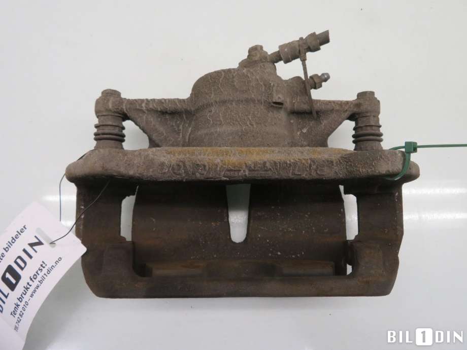Bremsecaliper høyre foran til VW Passat 2015-2019 (Fase 1) (B8) (B8) (VOLKSWAGEN|3C0615124|)