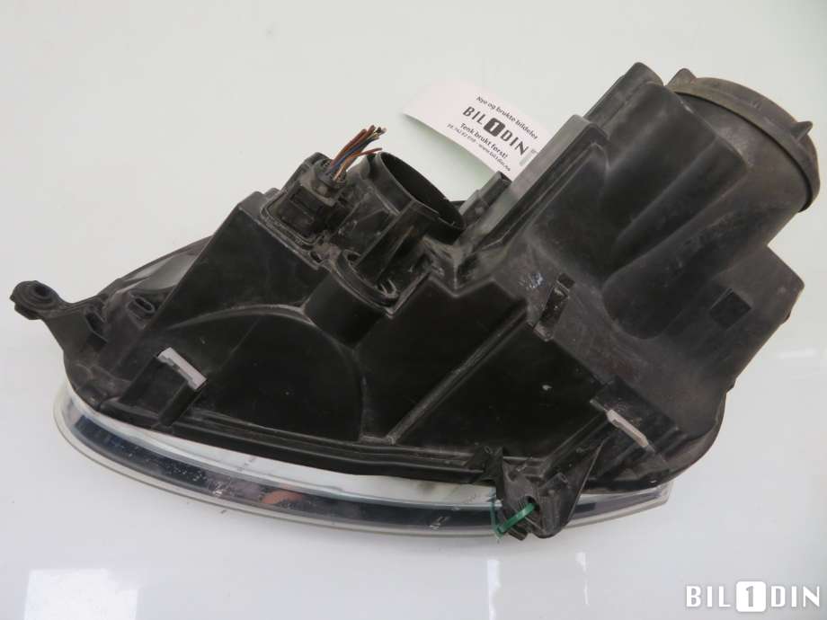 Frontlykt høyre halogen til VW Golf V, Combi 2003-2008  (VOLKSWAGEN|1K6941030P|)