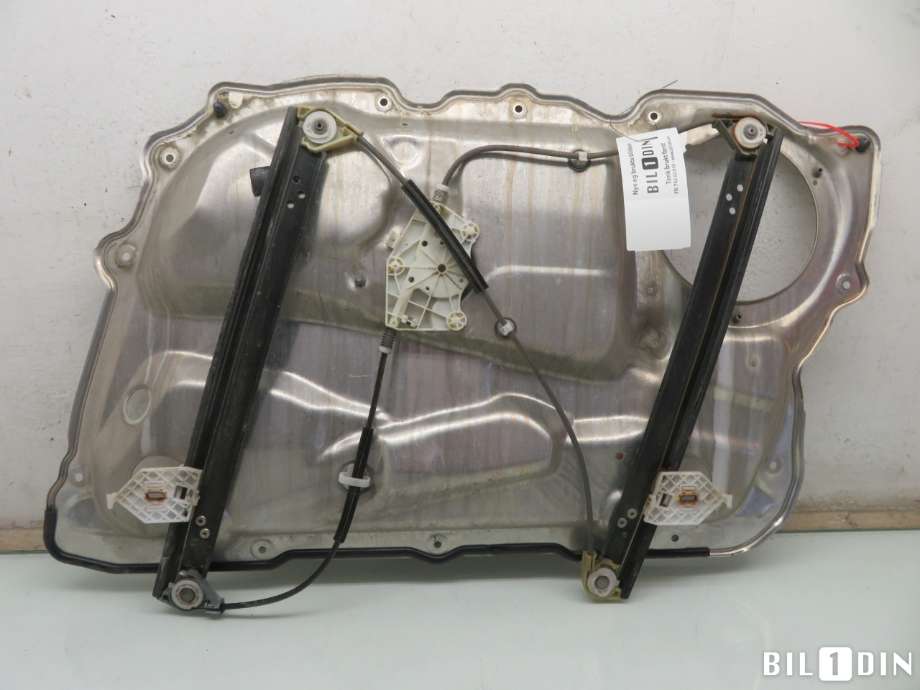 Ruteheis venstre foran til Audi A8 2003-2010 (Type II) (AUDI|4E0837849B|)
