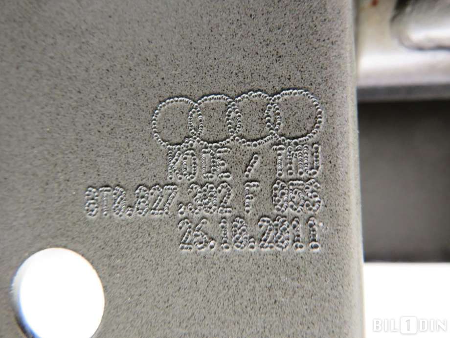 Hengsler til Audi A5 2007-2016 (Type I)  (AUDI|8T0827302F|)
