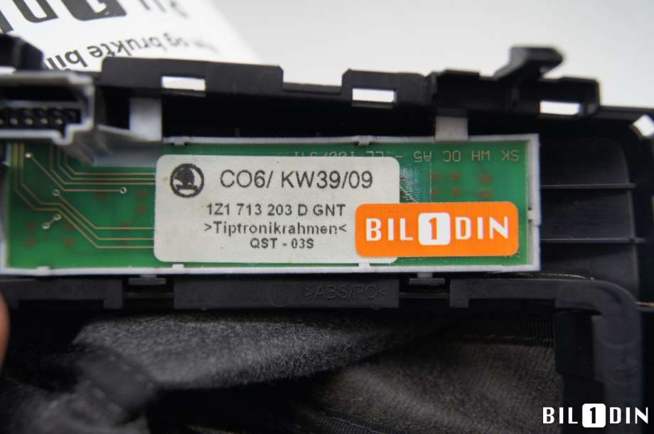 Diverse deler til Škoda Octavia 2009-2013 (Type II, Fase 2) (SKODA|1Z1713203D|1Z1713123F|1Z1713203)