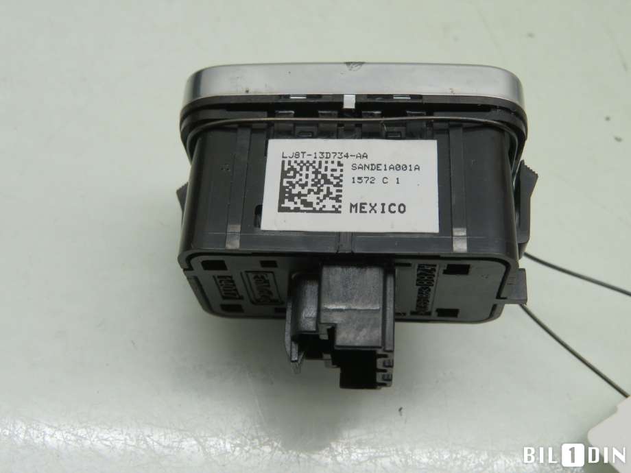 Bryter nødblink til Ford Mustang Mach-e 2020-->> (FORD (US)|2476611|LJ8T13D734AA|)