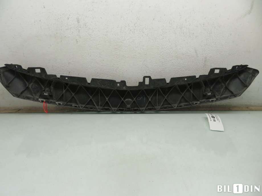 Diverse deler til Mercedes CLA 2013-2019 (C117) (C117) (MERCEDES|A1178850000|)