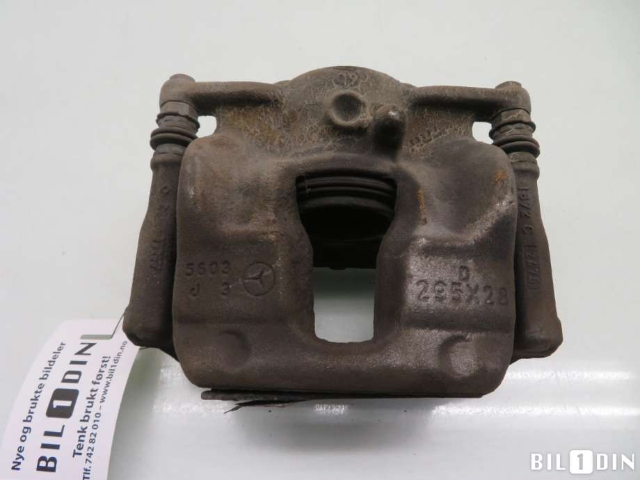 Bremsecaliper venstre foran til Mercedes CLA 2013-2019 (C117) (C117) (MERCEDES|A0004213981|)