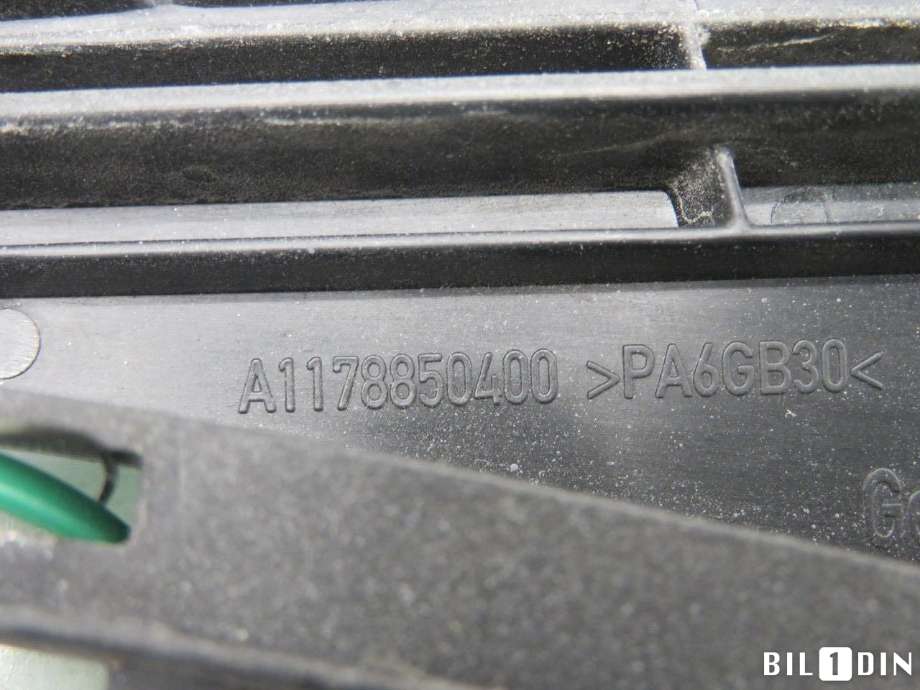 Diverse deler til Mercedes CLA 2013-2019 (C117) (C117) (MERCEDES|A1178850400|)