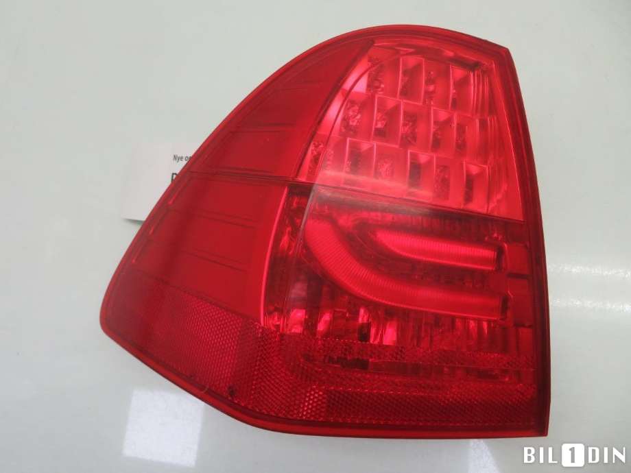 Baklykt venstre til BMW 3-Serie 2005-2011 (E90/E91/E92/E93) (E90/E91/E92/E93) (BMW|63217289431|63217154159|)