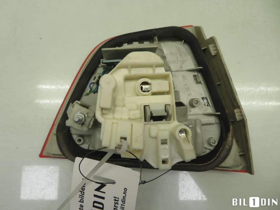 Baklykt høyre indre til BMW 3-Serie 2005-2011 (E90/E91/E92/E93) (E90/E91/E92/E93) (BMW|63217289434|)