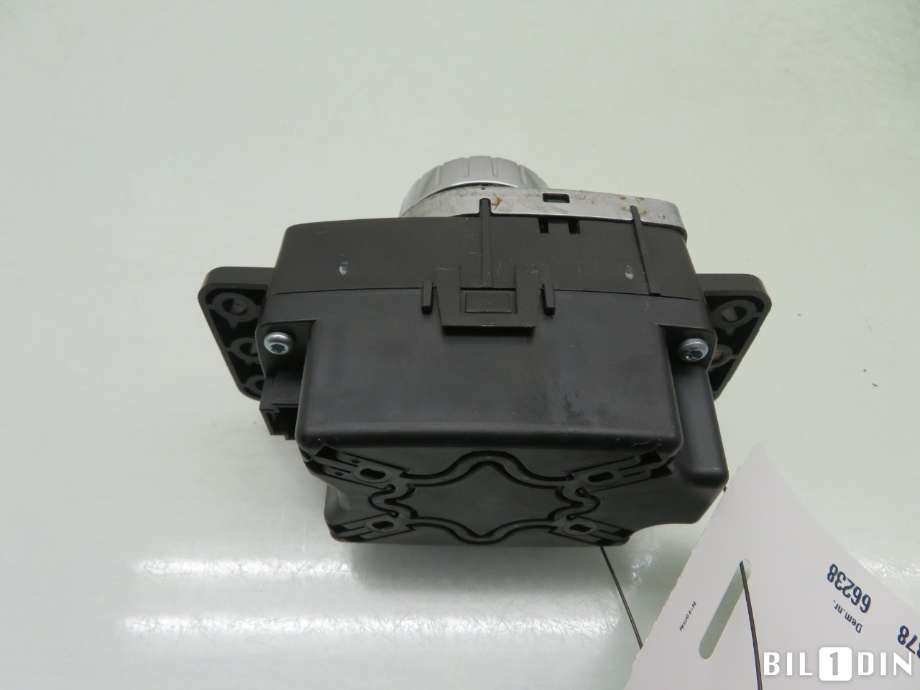 Bryter cruise control til Mercedes CLA 2013-2019 (C117) (C117) (MERCEDES|A2469009815|)