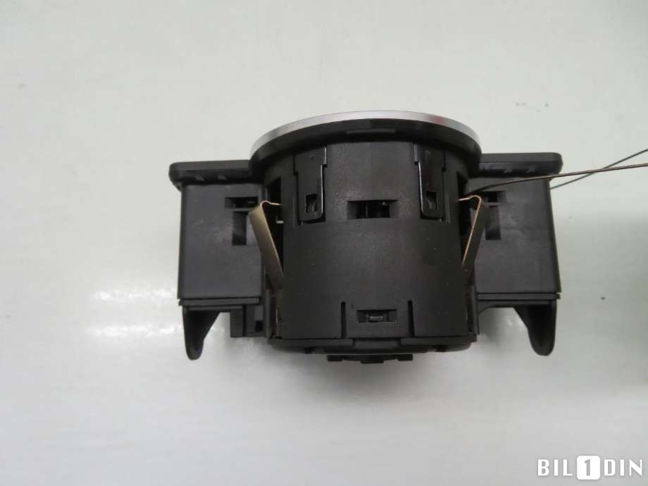 Bryter lys til Mercedes CLA 2013-2019 (C117) (C117) (MERCEDES|A2129050551|)