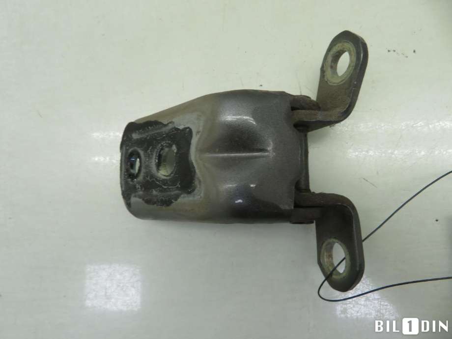 Hengsler til Nissan Qashqai 2014-2021 (Type II) (NISSAN|824204EA0A|)