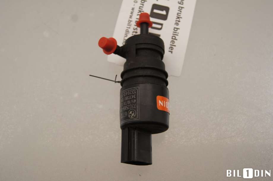 Spylerpumpe foran til BMW X1 2009-2015 (E84) (E84) (BMW|67127302589|)