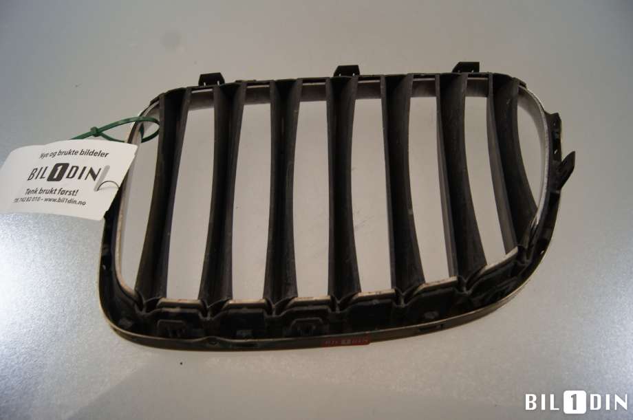 Grill høyre til BMW X1 2009-2015 (E84) (E84) (BMW|51112993306|)