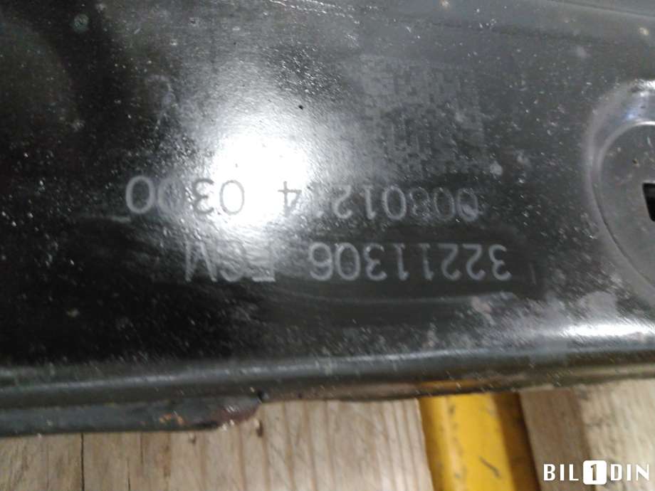 Travers foran hoved til Volvo XC60 2017-->> (Type II)  (VOLVO|32268633|)