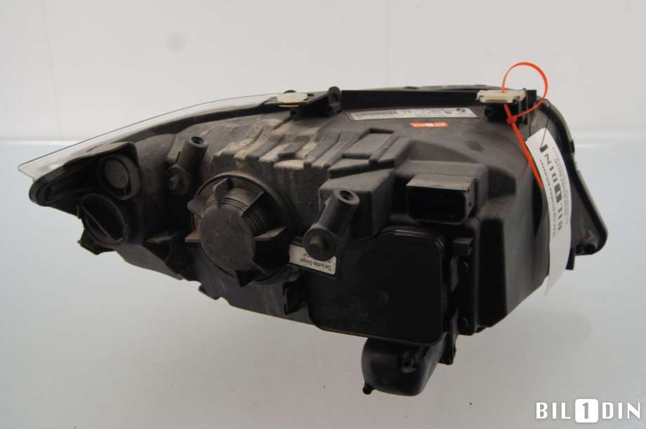 Frontlykt venstre halogen til BMW 3-Serie 2005-2011 (E90/E91/E92/E93) (E90/E91/E92/E93) (BMW|63117202581|)