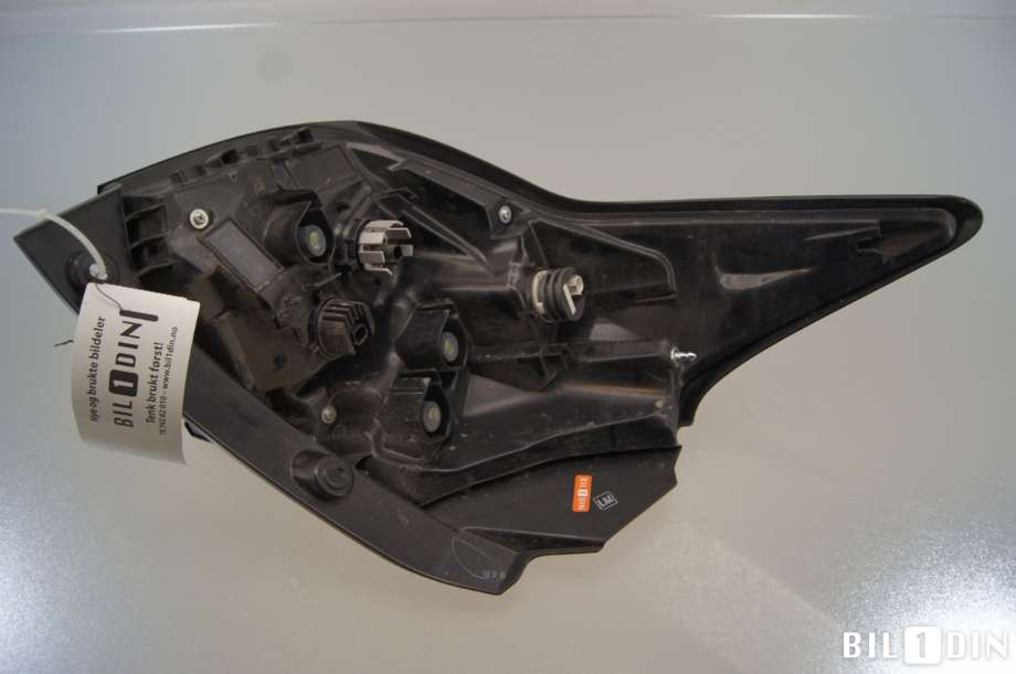 Baklykt høyre til Toyota Yaris 2020-->> (Type IV) (TOYOTA|81551K0040|)