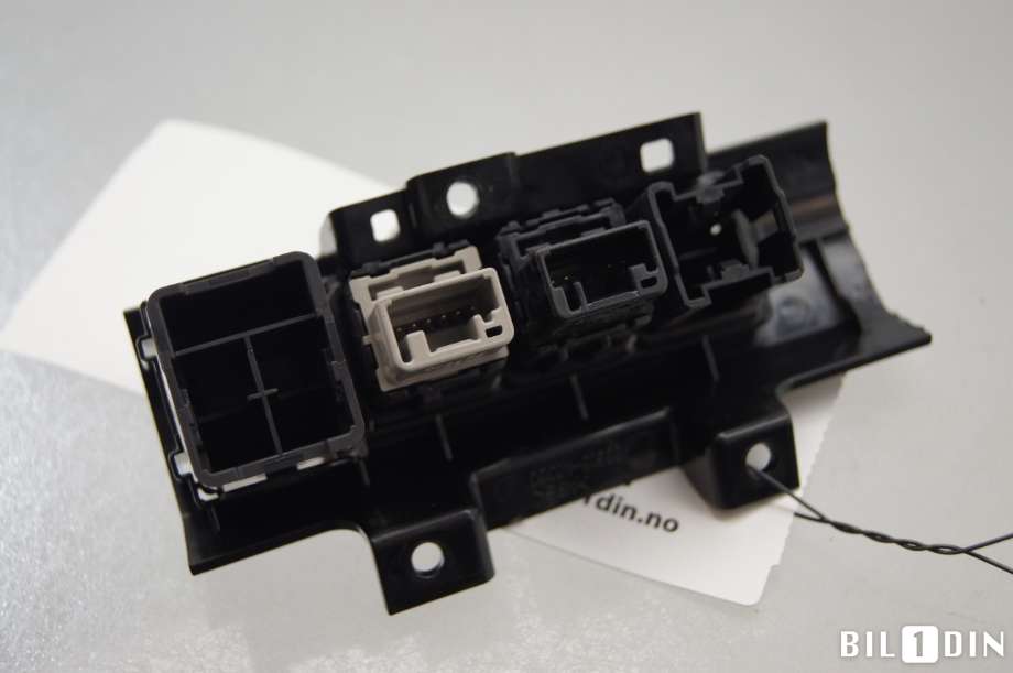 Bryter diverse til Toyota bZ4X 2022-->>  (TOYOTA|8415316010|)