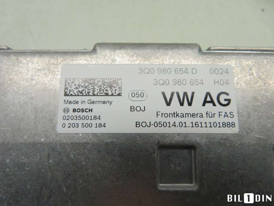 Sensor radar til Škoda Superb 2015-->> (Type III)  (SKODA|3Q0980654D|)