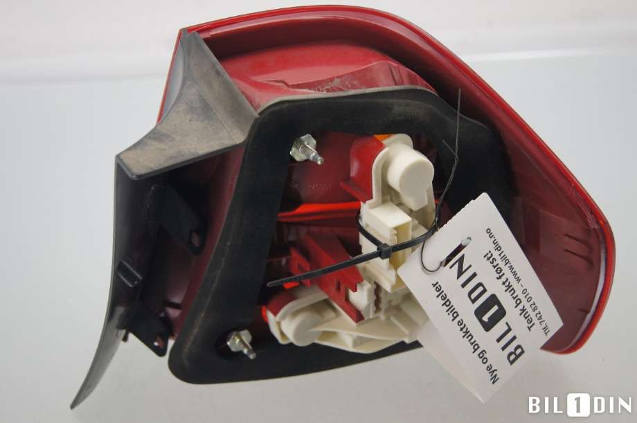 Baklykt venstre til BMW 3-Serie 2005-2011 (E90/E91/E92/E93) (E90/E91/E92/E93) (BMW|63216937457|)