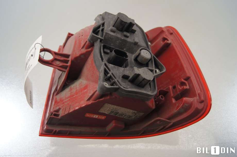 Baklykt høyre til VW Touran 2007-2010 (Type I, Fase 2)  (VOLKSWAGEN|1T0945096R|)