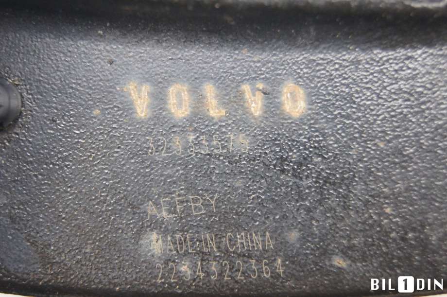 Bærebru høyre bak til Volvo XC40 2018-2024  (VOLVO|32333575|)