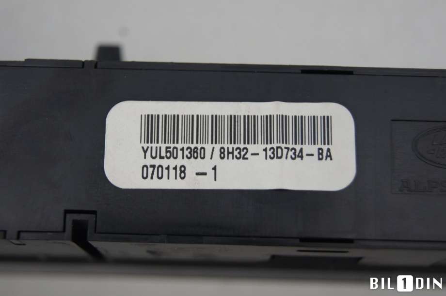 Bryter nødblink til Land Rover Discovery 2005-2009 (Type III)  (LAND-ROVER|YUL501360|8H3213D734BA|)
